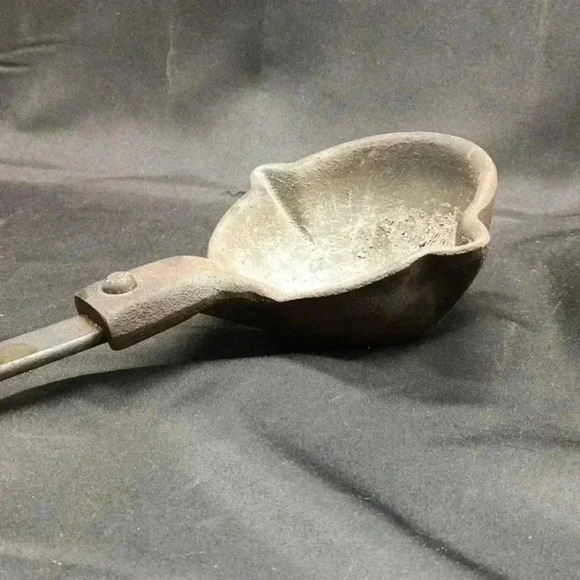 Antique Unbranded Cast Iron Foundry Ladle - Picture 2 of 2